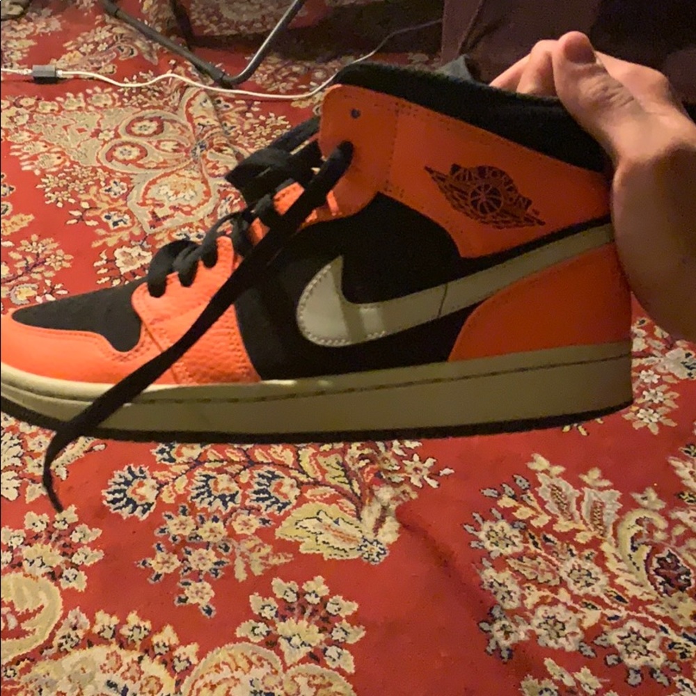 Jordan one mids